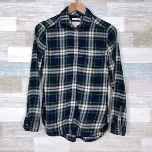 American Eagle Boyfriend Fit Flannel Shirt Green Plaid Amazingly Soft Womens XS